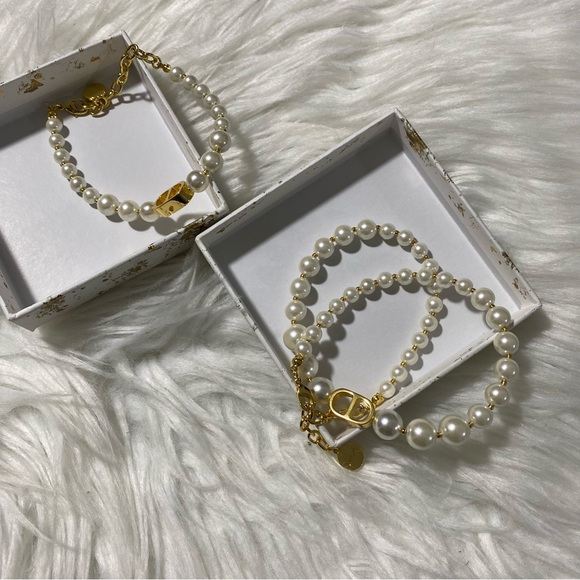 Dior Gold and Cream Pearl Necklace - Picture 8 of 8